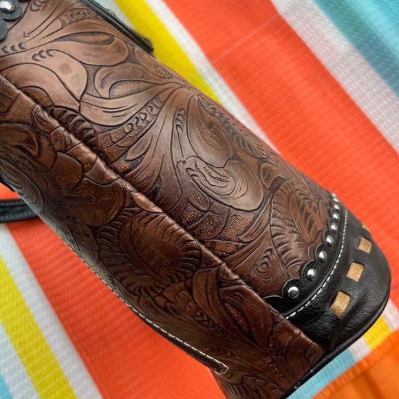 Western Brown Leather—like textured Handbag - Picture 3 of 12